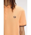 Polo Fred Perry M3600 82B Melocotón / Azul ultramar oscuro